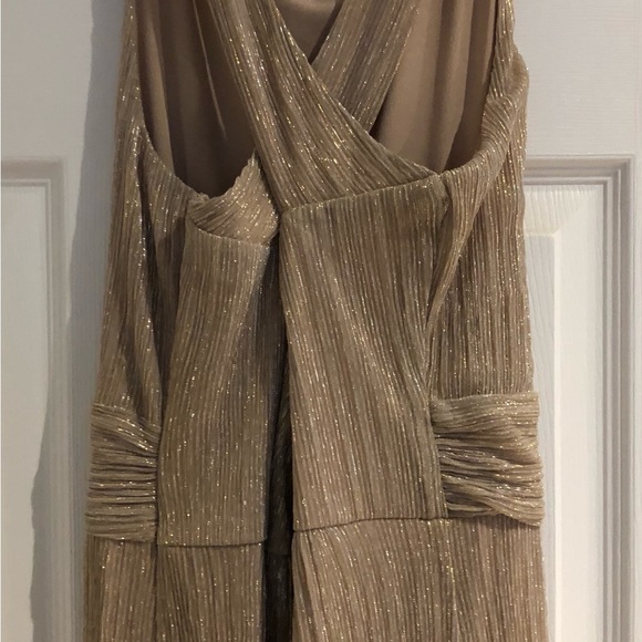 Gold formal dress new size 10 - Picture 4 of 7
